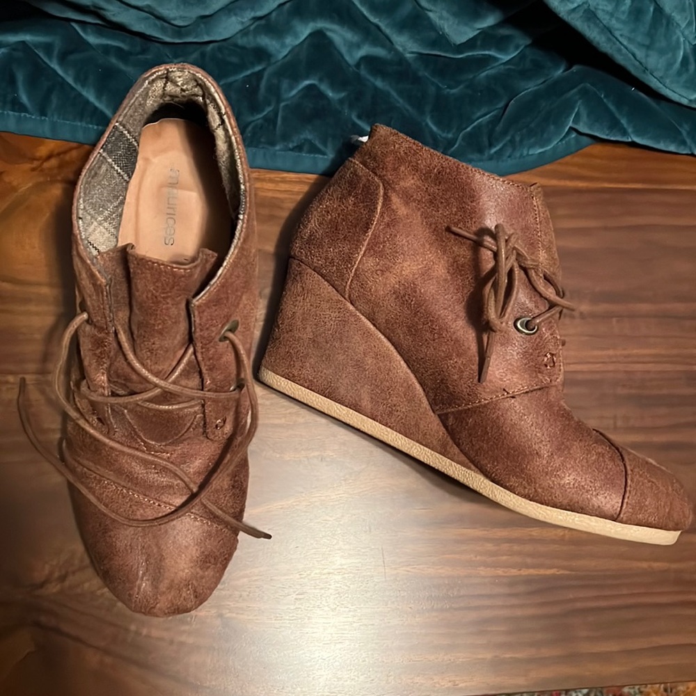 Maurices, camel wedge boot, 10M